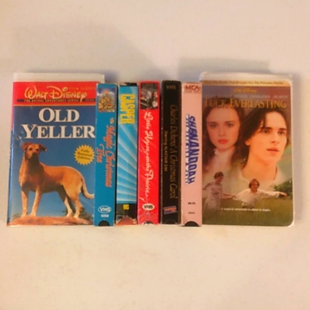 Vintage VHS tape bundle--7 tapes (j8)
